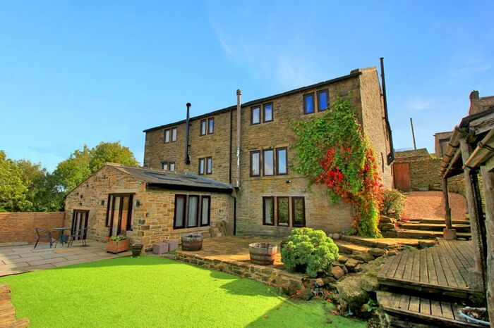 6 Bedroom Detached House For Sale In Hainworth, Keighley, West Yorkshire, BD21