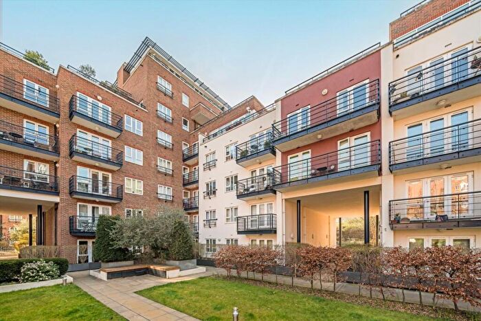 3 Bedroom Flat For Sale In Royal Quarter, Kingston Upon Thames, KT2