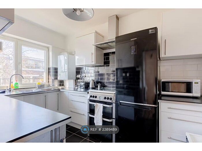 4 Bedroom Flat To Rent In Grimthorpe House, London, EC1V