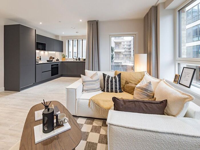 2 Bedroom Flat For Sale In St Ann's Road, London, N15