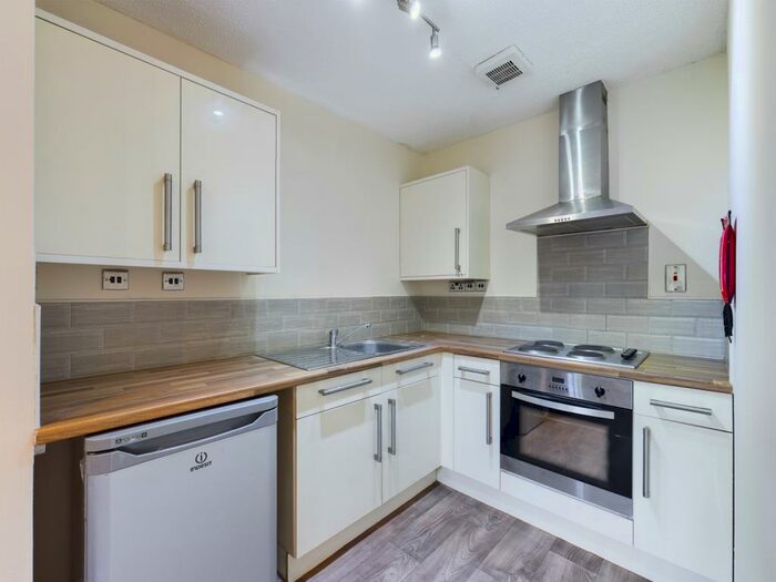 1 Bedroom Apartment To Rent In Anchor Court, Anlaby Road, HU3