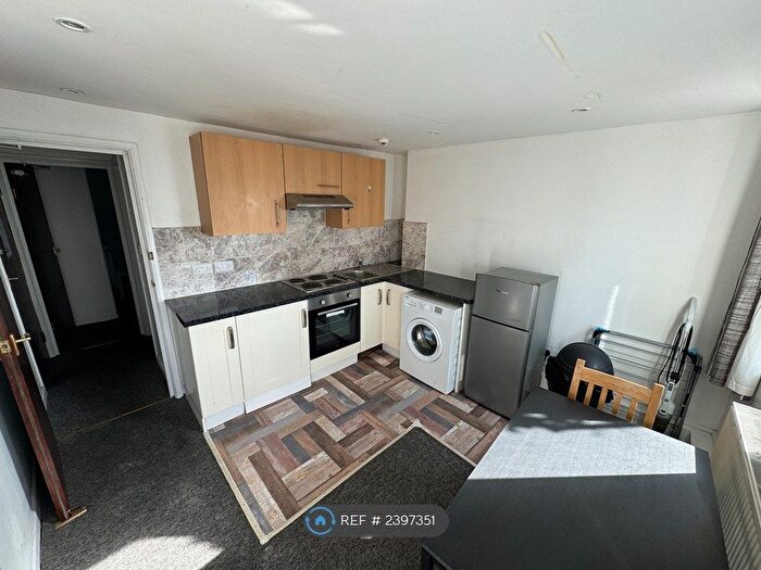 2 Bedroom Flat To Rent In St. James's Street, Brighton, BN2