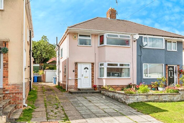 3 Bedroom Semi-Detached House For Sale In Meadway Close, Kettering, NN15