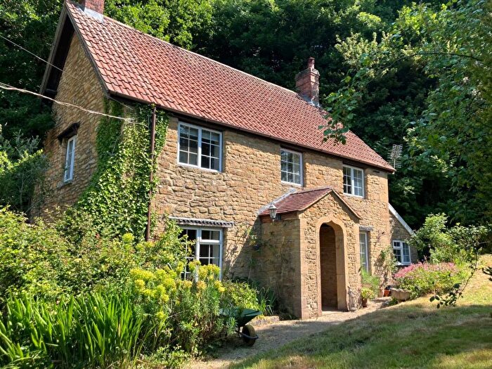 4 Bedroom Cottage For Sale In East Chinnock, BA22