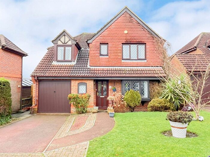 4 Bedroom Detached House For Sale In Bay Tree Close, Heathfield, TN21