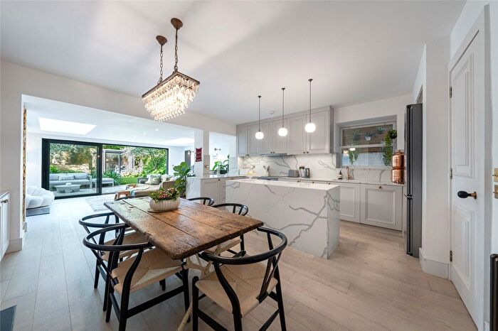 2 Bedroom Flat For Sale In Randolph Avenue, London, W9