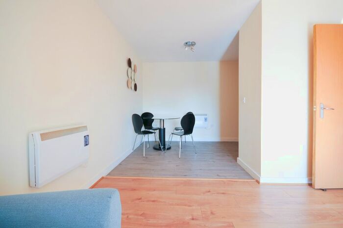 2 Bedroom Flat To Rent In Stretford Road, Hulme, Manchester, M15