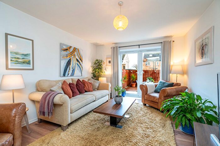 2 Bedroom Flat For Sale In / Redhall Gardens, Edinburgh, EH14
