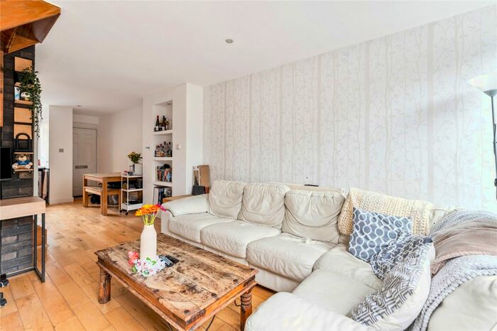2 Bedroom Property To Rent In Atney Road, East Putney, SW15