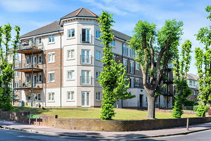 3 Bedroom Flat For Sale In Westmoreland Road, Bromley, BR2