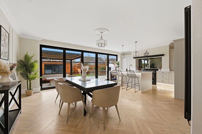 4 Bedroom Semi Detached House For Sale In Kirloe Avenue, Leicester Forest East, LE3