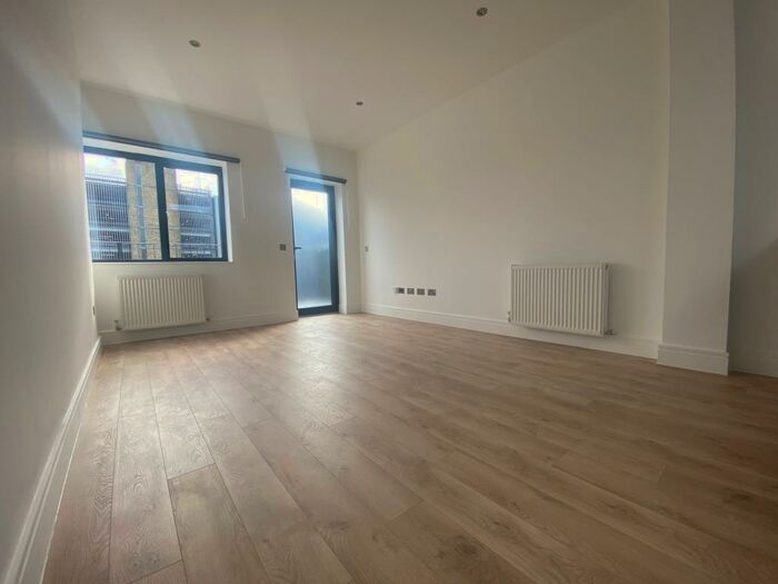 2 Bedroom Flat To Rent In High Street, Orpington, BR6