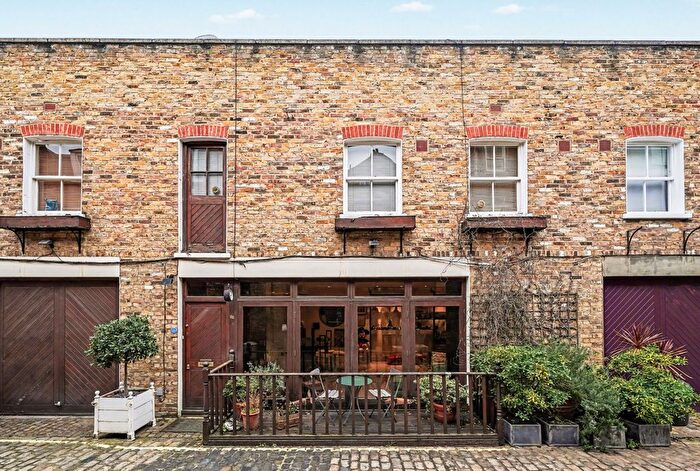 2 Bedroom Mews For Sale In Junction Mews, Paddington, W2