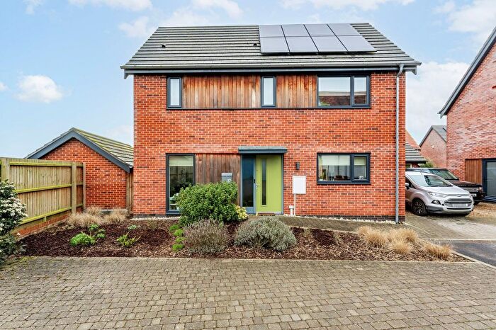 3 Bedroom Detached House For Sale In Walnut Tree Road, Mattishall, NR20