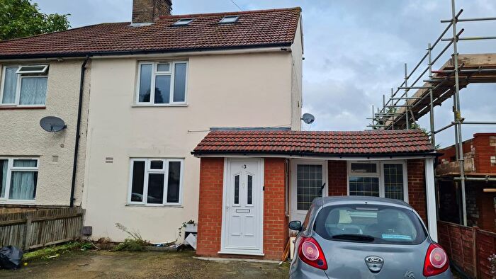 5 Bedroom Semi-Detached House To Rent In East Avenue, Southall, UB1