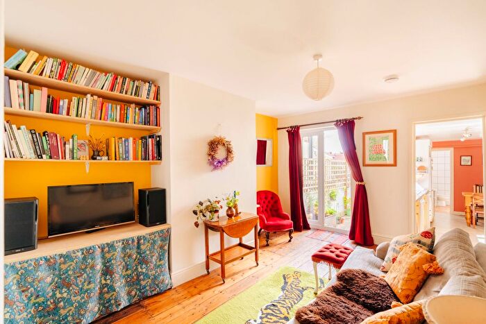 1 Bedroom Flat For Sale In Highbury Road, Bedminster, BS3