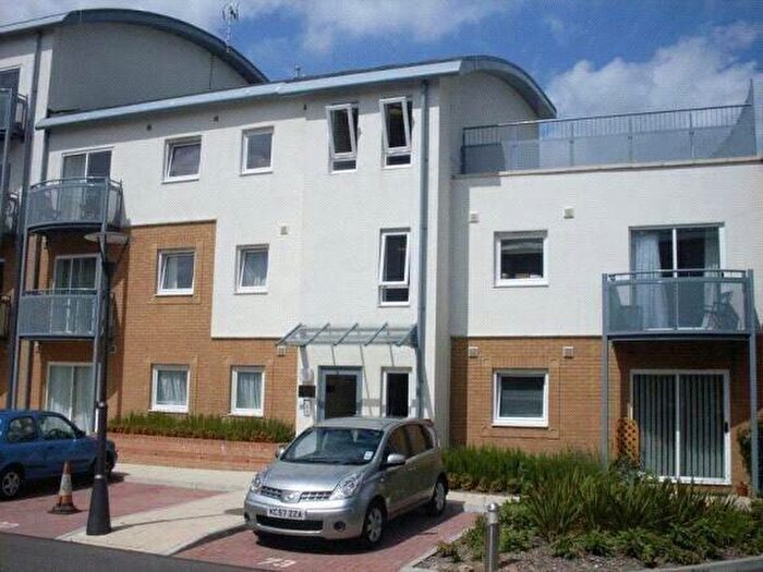 2 Bedroom Apartment To Rent In Trafalgar Gardens, Crawley, West Sussex, RH10