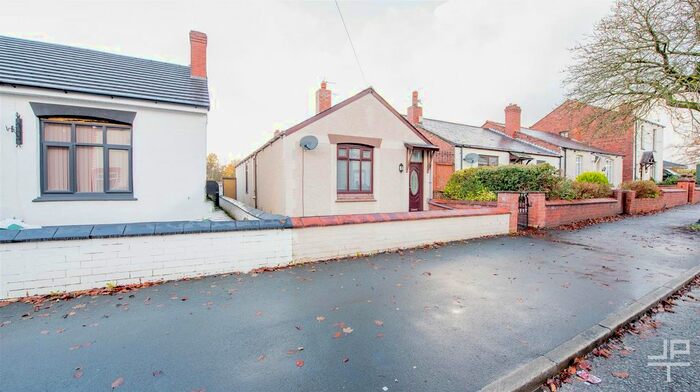 2 Bedroom Detached Bungalow To Rent In Crawford Avenue, Tyldesley, Manchester, M29