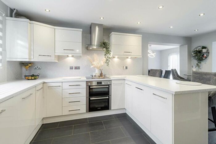 5 Bedroom Detached House For Sale In Mansel Close, Cosgrove, MK19