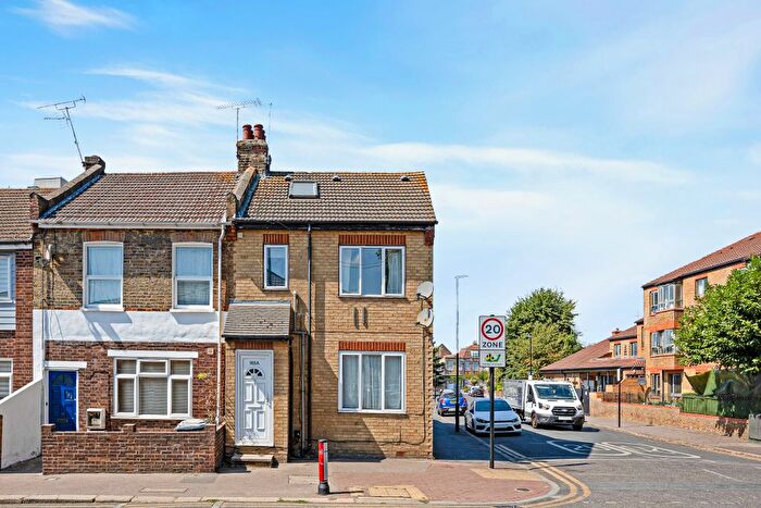 2 Bedroom Flat For Sale In Hermit Road, London, E16