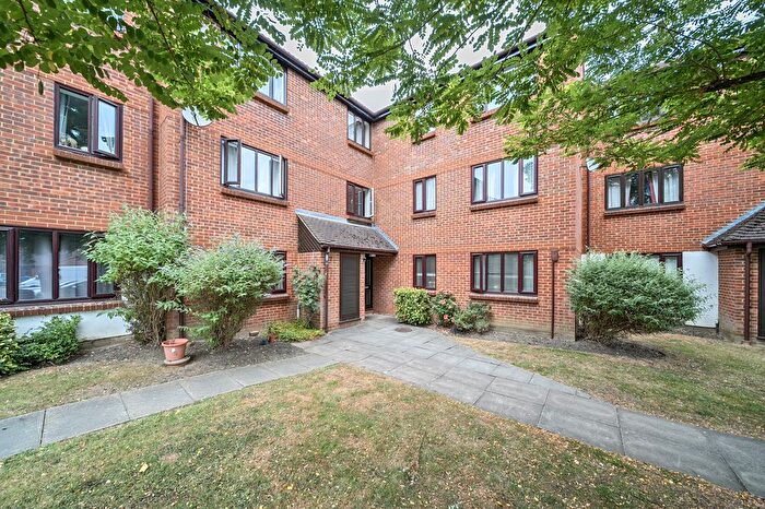 1 Bedroom Flat For Sale In Kilmington Close, Bracknell, RG12