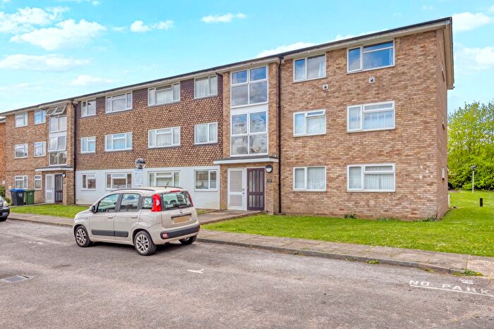 2 Bedroom Flat For Sale In Westbourne Avenue, Cheam, Sutton, SM3