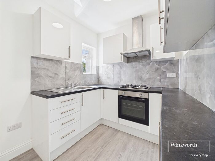 4 Bedroom End Of Terrace House To Rent In Larkway Close, Kingsbury, London, NW9