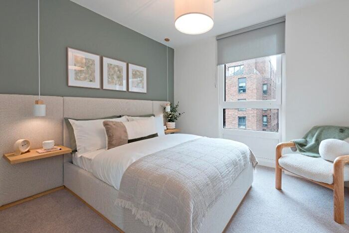 1 Bedroom Apartment For Sale In Dunlip And Pochard House, Hawser Lane, London, E14