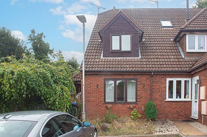 2 Bedroom End Of Terrace House For Sale In Honeymead, Welwyn, Hertfordshire, AL6