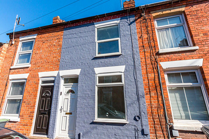 3 Bedroom Terraced House For Sale In Pemberton Street, Rushden, NN10