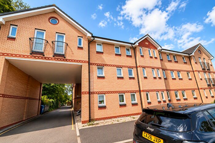 3 Bedroom Flat To Rent In Barnflat Court, Glasgow, G73