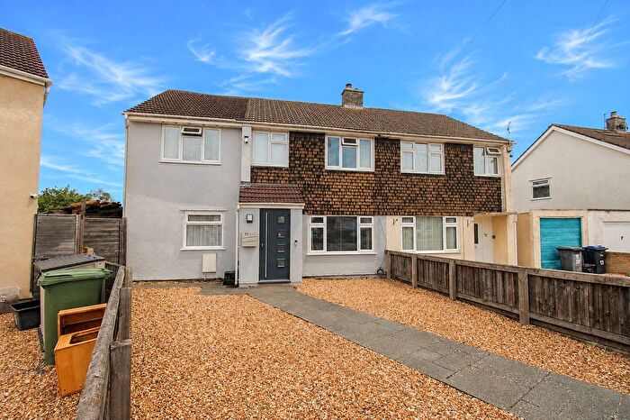 4 Bedroom Semi Detached House For Sale In Wilton Drive, Trowbridge, BA14
