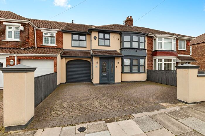 5 Bedroom Semi-Detached House For Sale In Heythrop Drive, Middlesbrough, TS5
