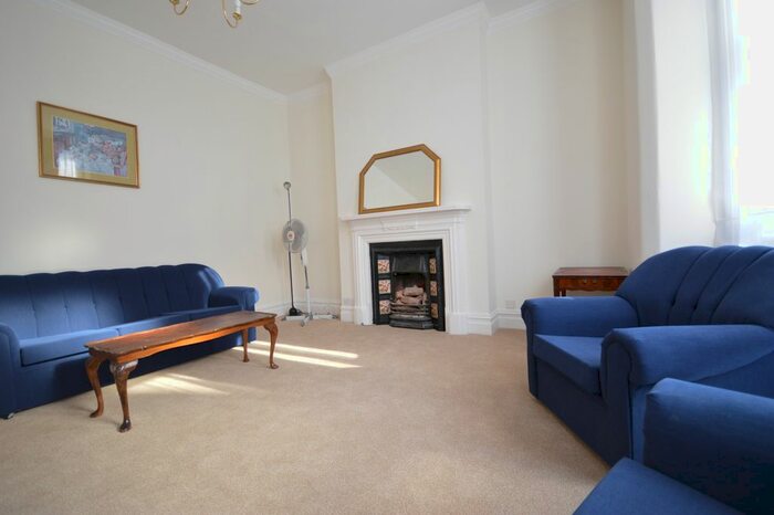 4 Bedroom Flat To Rent In Ormiston Grove, Shepherds Bush, W12
