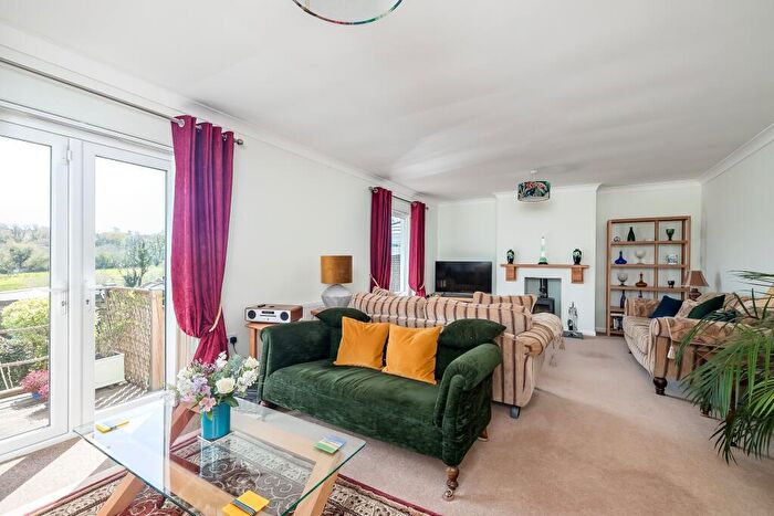 3 Bedroom Detached Bungalow For Sale In Molesworth Way, Holsworthy, EX22