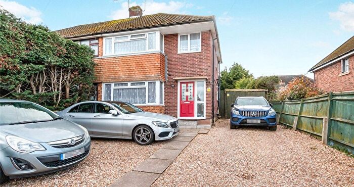 3 Bedroom Semi-Detached House To Rent In Fleet Road, Farnborough, GU14