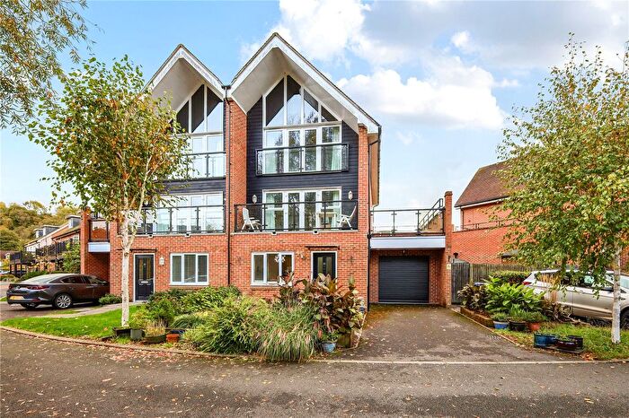 4 Bedroom Semi Detached House For Sale In Alderbank Drive, Godalming, Surrey, GU7