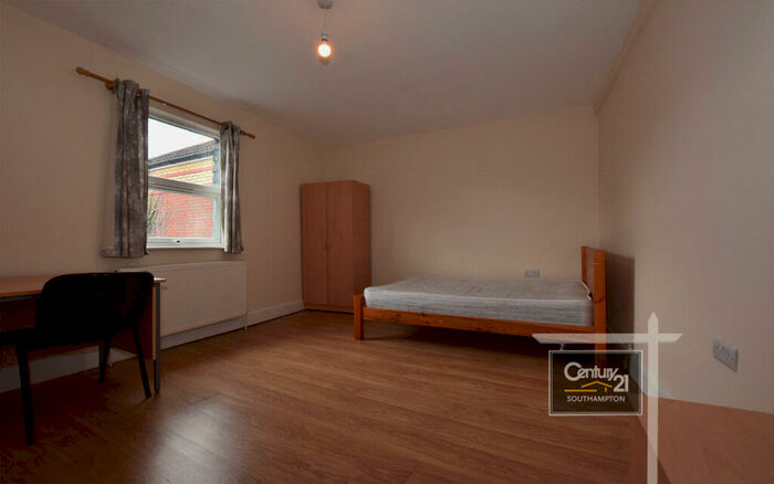 9 Bedroom Semi-Detached House To Rent In |Ref: |, Lodge Road, Southampton, SO14