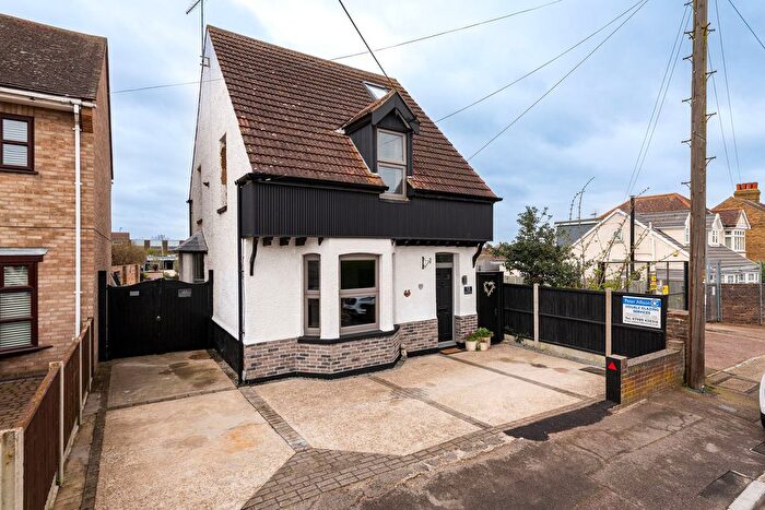 4 Bedroom Detached House For Sale In Southdown Road, Minster On Sea, Sheerness, ME12