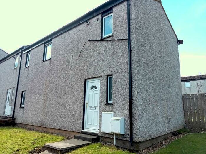 3 Bedroom End Of Terrace House To Rent In Whernside Walk, Ryton, NE40