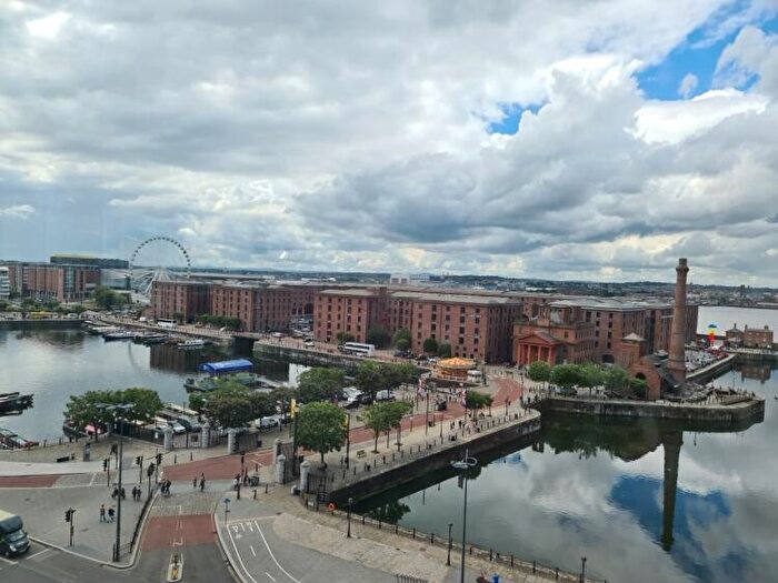 3 Bedroom Apartment To Rent In Strand Street Liverpool, L1