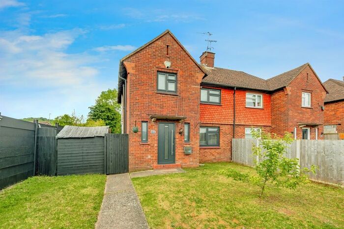 3 Bedroom Semi-Detached House For Sale In Ockleys Mead, Godstone, RH9