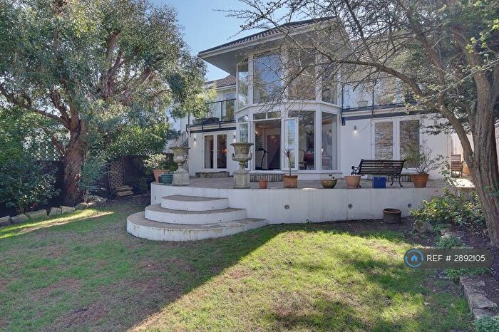4 Bedroom Detached House To Rent In Feversham Avenue, Bournemouth, BH8