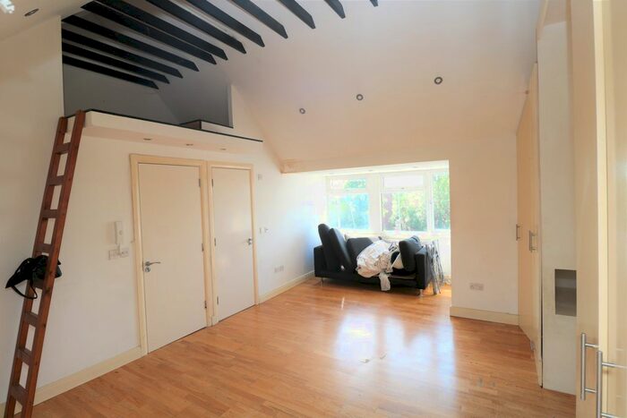 1 Bedroom Flat To Rent In Edgware Way, Edgware, HA8