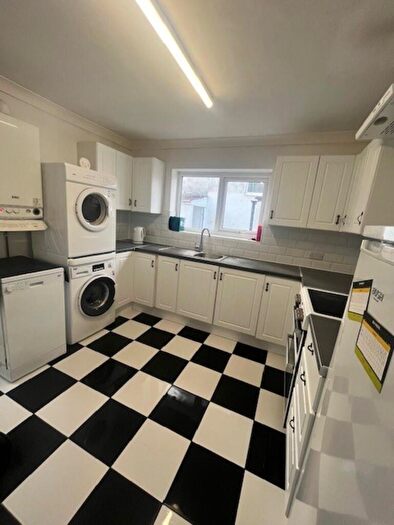 4 Bedroom Terraced House To Rent In St Helens Avenue, SA1
