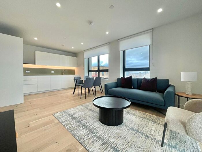 2 Bedroom Flat To Rent In Bella House, Pilot Walk, Greenwich Peninsula, London, SE10