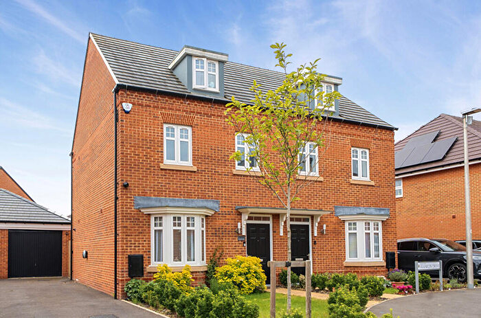 3 Bedroom Semi-Detached House For Sale In Franklin Drive, Wokingham, Berkshire, RG40