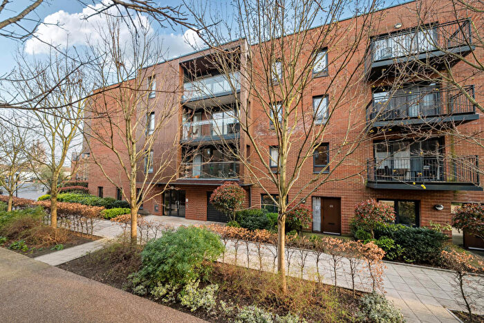 2 Bedroom Apartment For Sale In Dowding Drive, London, SE9