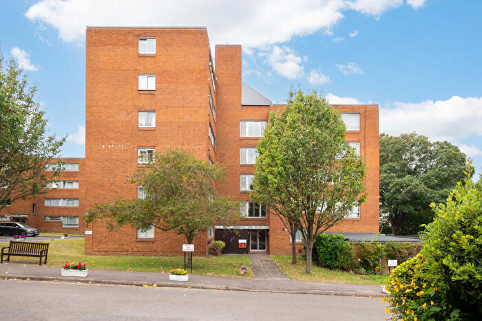 3 Bedroom Apartment To Rent In Homefield Park, Sutton, SM1