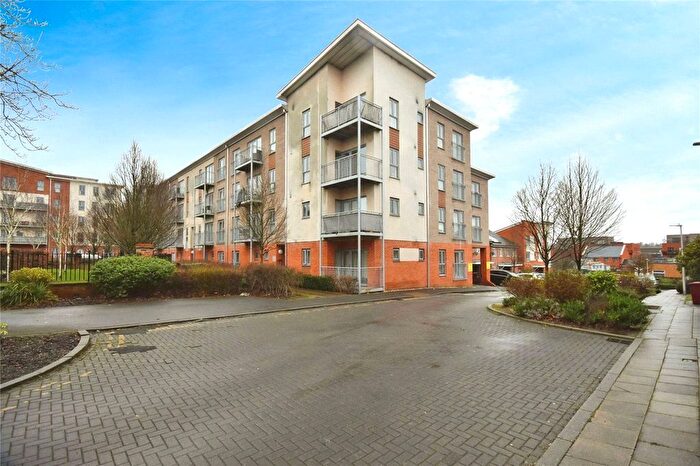 1 Bedroom Flat To Rent In Ashdown House, Battle Square, Reading, RG30